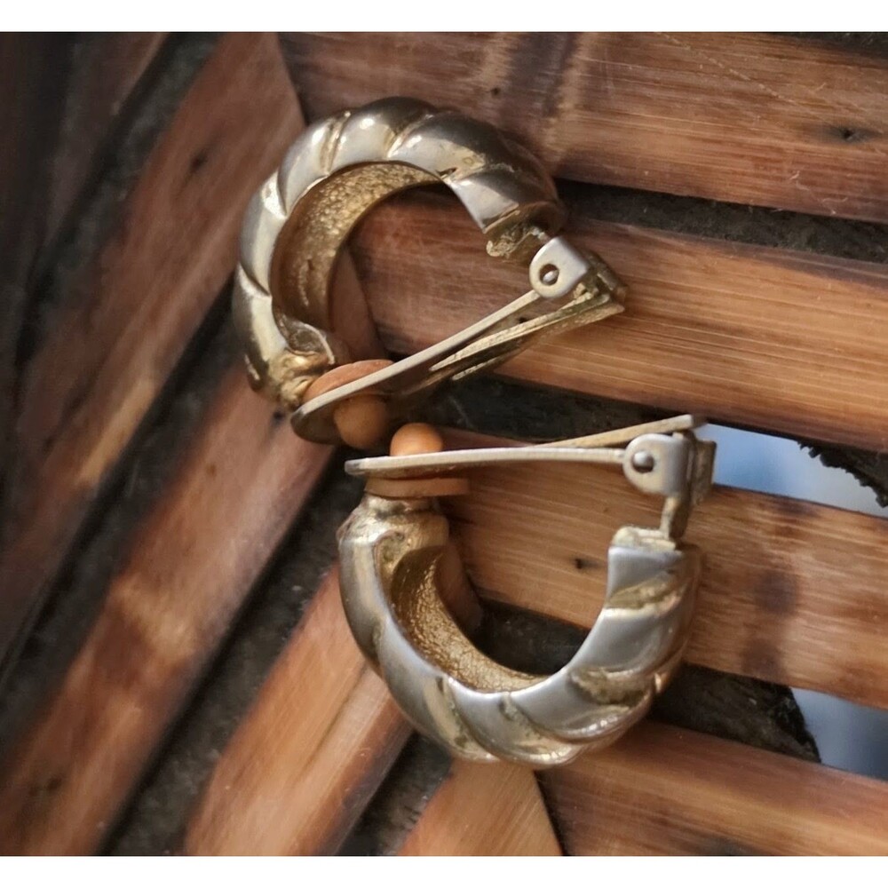 Vintage Gold Tone Chunky Ribbed Half Hoop Clip-On Earrings